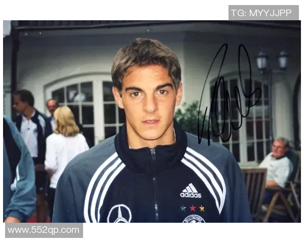 德国足球球星木乐简介及其职业生涯成就解析 德国足球球星木乐简介及其职业生涯成就解析