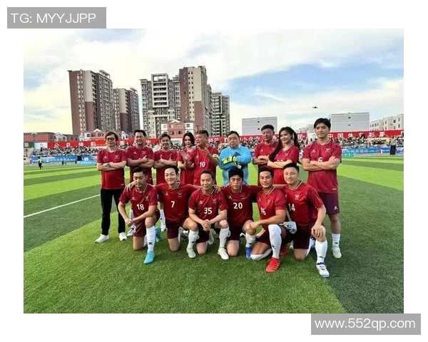 足球巨星实力全方位对比解析谁能称霸绿茵场舞台